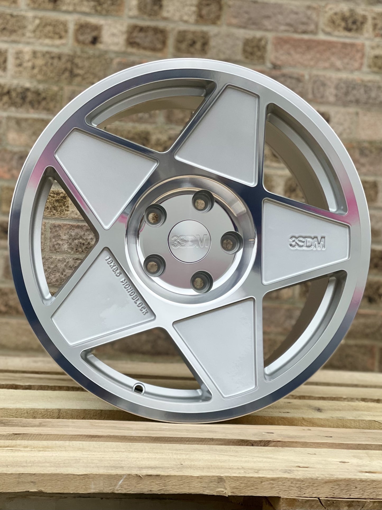 18" Volkswagen Transporter 3SDM 0.05 Silver Cut Alloy Wheels