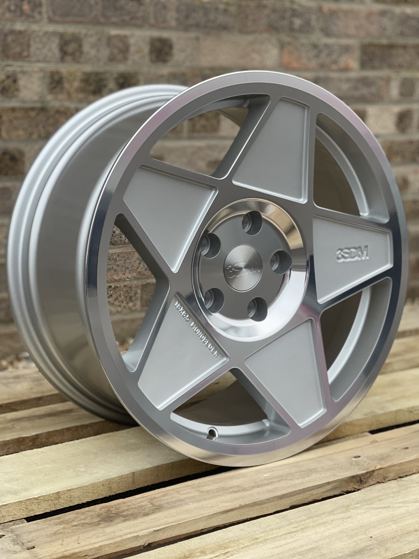 18" Volkswagen Transporter 3SDM 0.05 Silver Cut Alloy Wheels