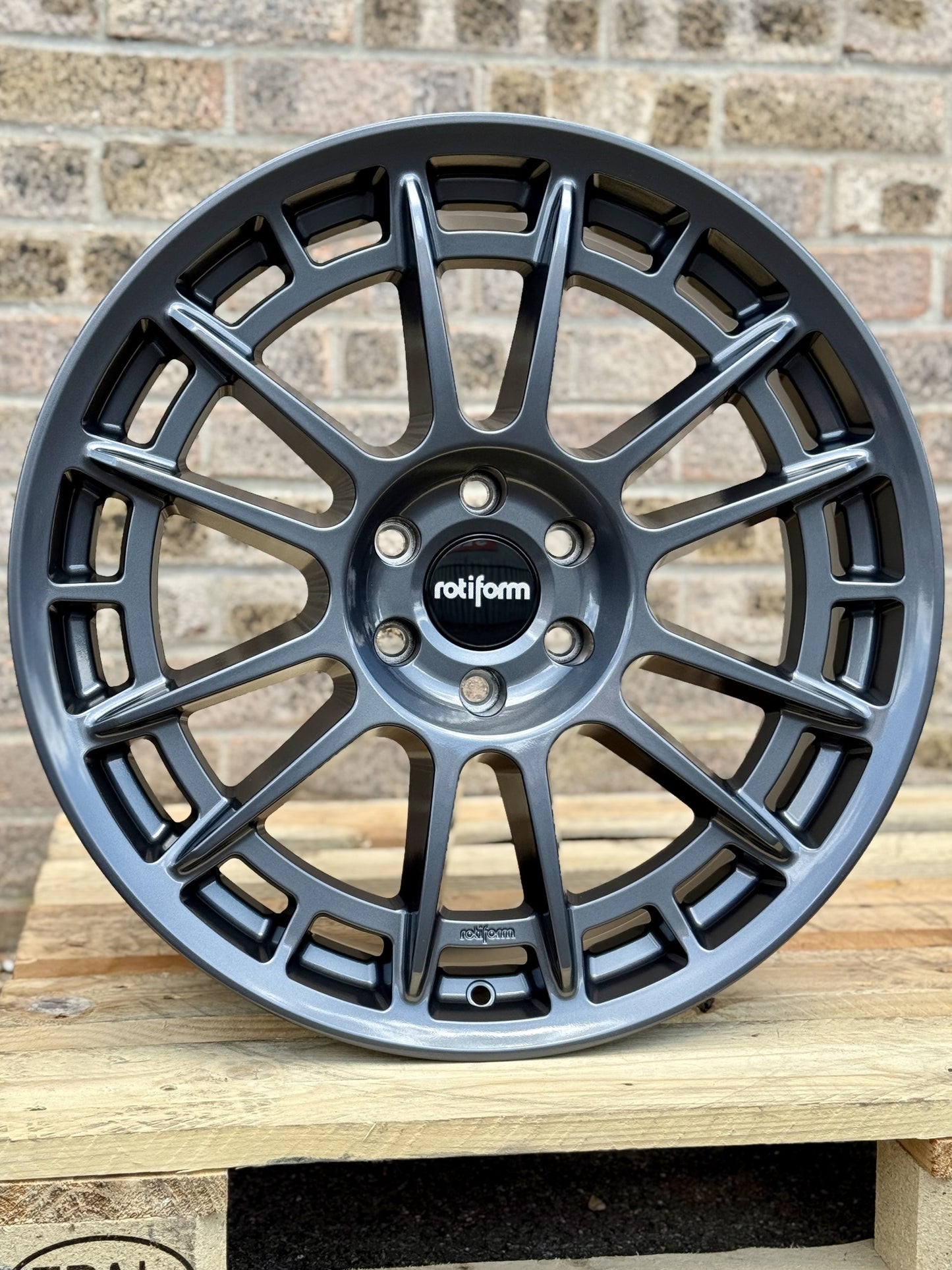 20" Ford Transit Custom 2024 Rotiform OZR-T Gloss Gunmetal