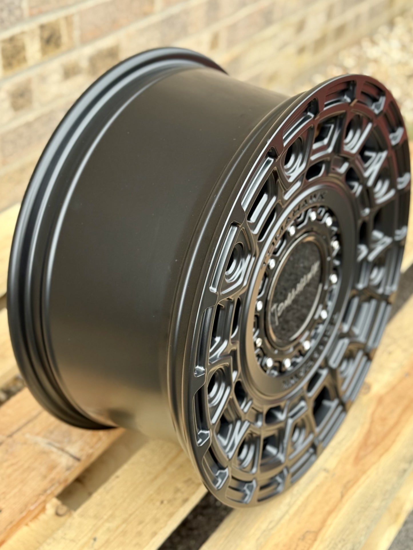 17" Volkswagen Transporter Tomahawk Yakama Alloy Wheel