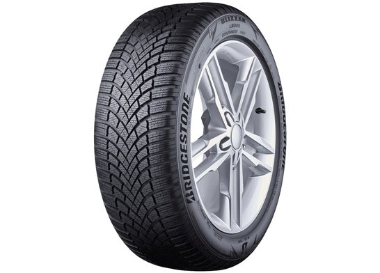 Wheel & Tyres Package( Helo HE911 SILVER MACHINED + 225/50R17 BST LM005 98VXL )