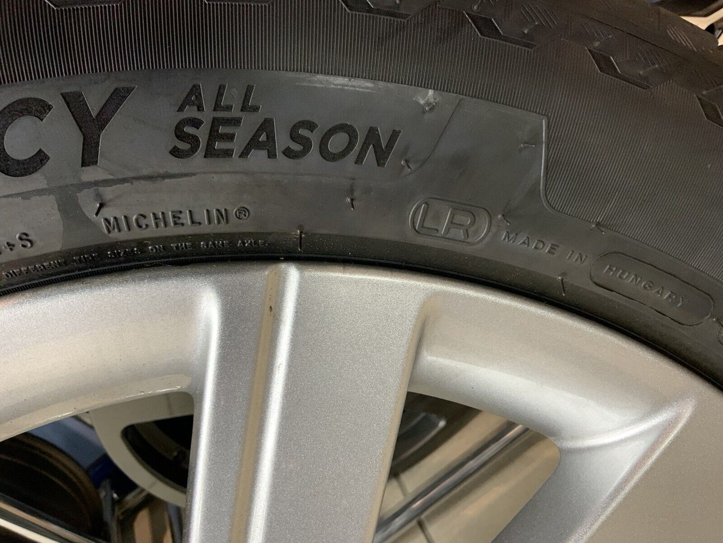 GENUINE RANGE ROVER L460 21" STYLE 5112 ALLOY WHEELS & TYRES