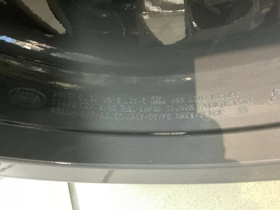 23" GENUINE ROVER L460 STYLE 1077 ALLOY WHEEL BRAND NEW