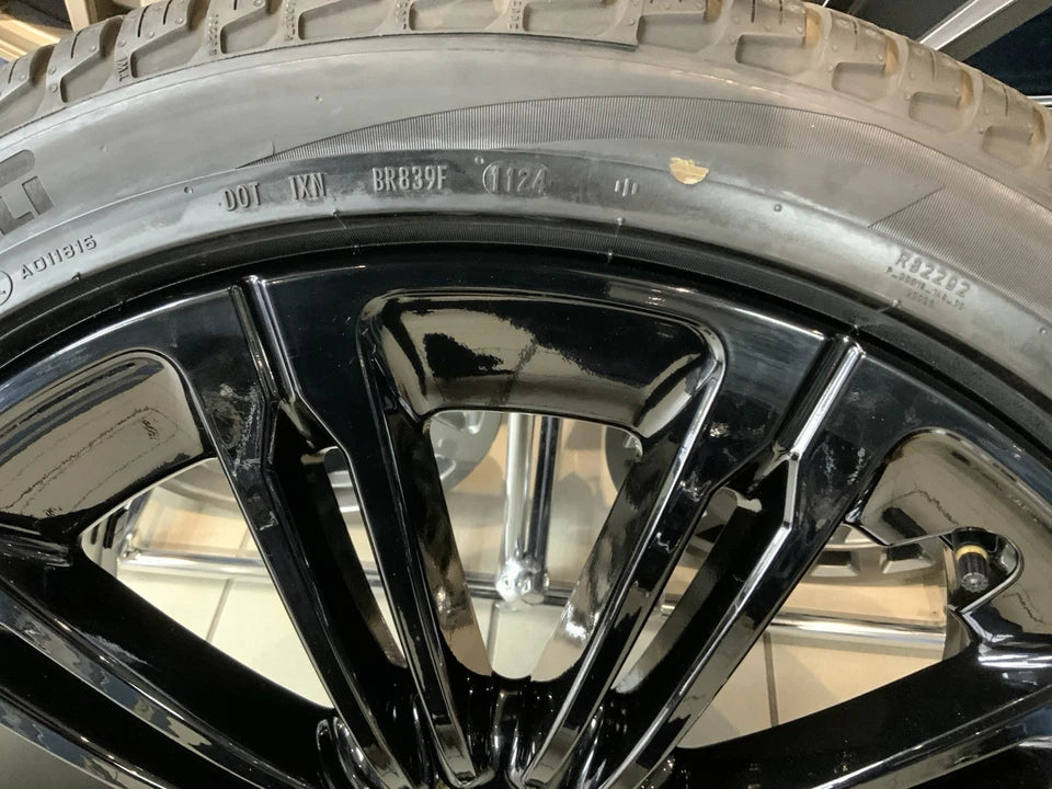 23" Genuine Range Rover L460 Style 1075 Alloy Wheel and Tyre