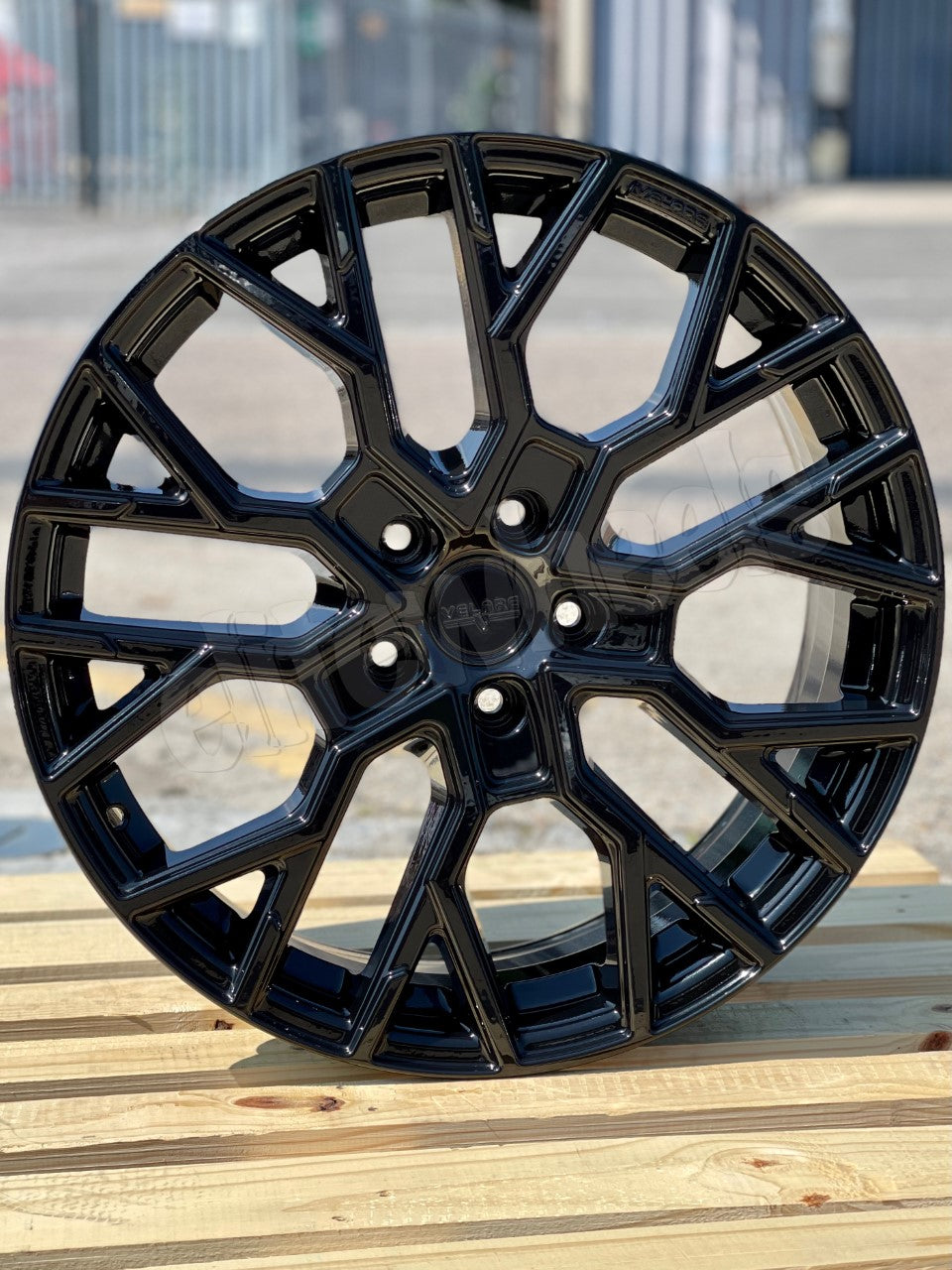 20" Volkswagen Crafter Velare VLR T Gloss Black