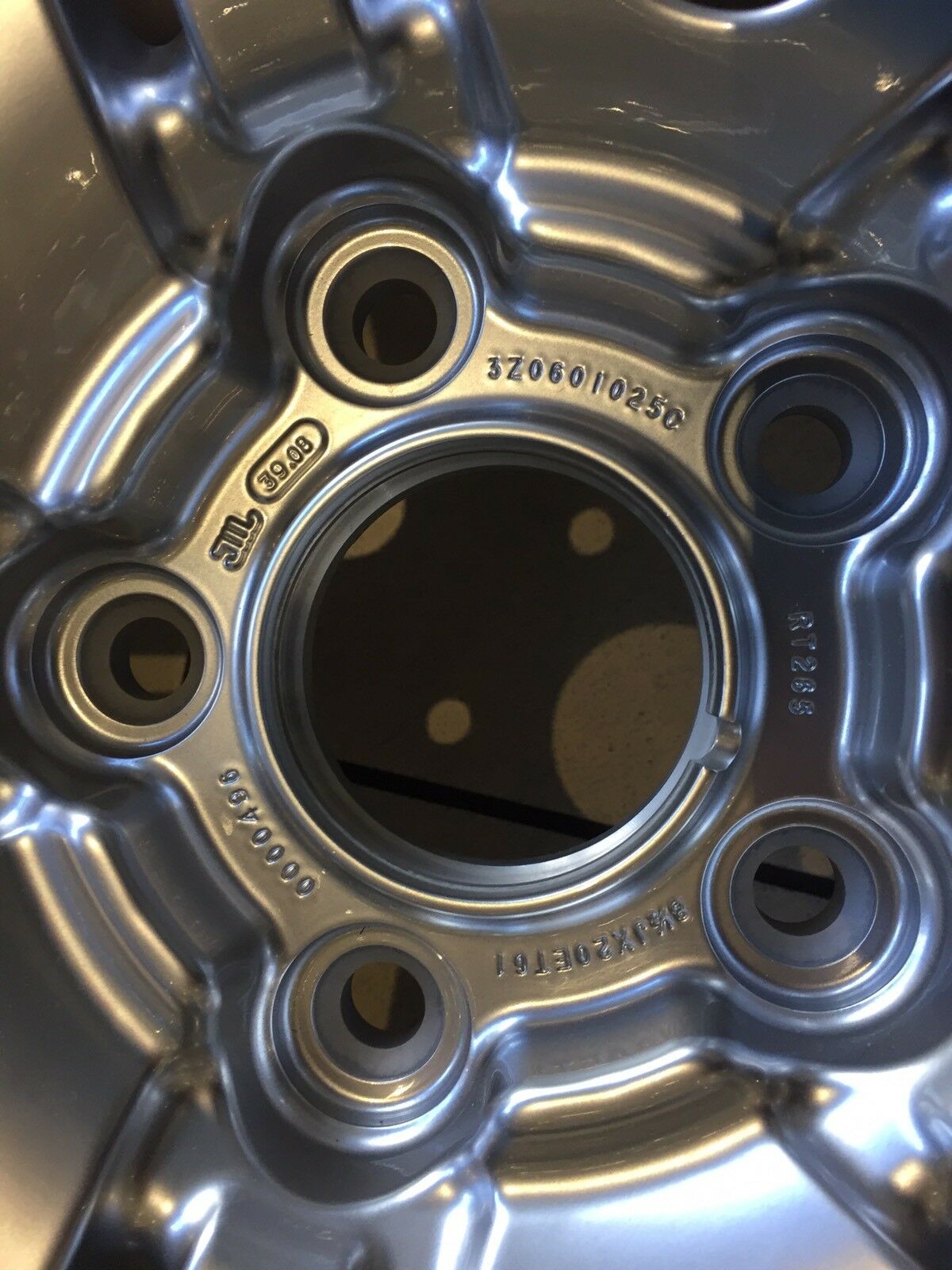 GENUINE BENTLEY MULSANNE  20"ALLOY WHEEL PCD IS  5X130    NOT 5X120