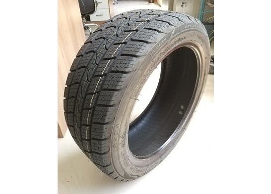 4 x FOX VR4 SATIN SILVER & 4 x 215/45R16 90V XL LANVIGATOR CATCHFORS A/S