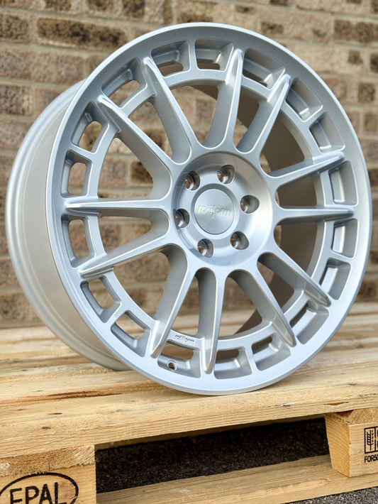 20" Ford Transit Custom 2024 Rotiform OZR-T Silver Alloy Wheels