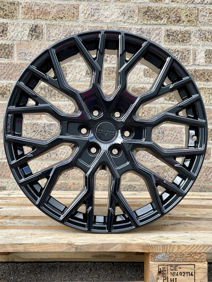 18" Ford Transit Custom 2024 Velare VLR 6T Gloss Black Alloy Wheels