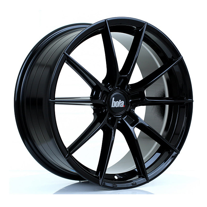 4 x BOLA B19 GLOSS BLACK & 4 x 225/40ZR18 (92Y) XL MICHELIN PILOT SPORT 5