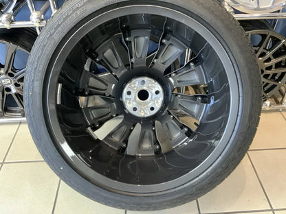 23" Genuine Range Rover L460 Style 1077 Alloy Wheel and Tyre