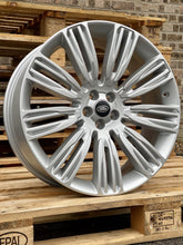 Load image into Gallery viewer, 22&quot; Genuine Range Rover Velar Style 9007 Alloy Wheels
