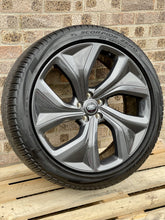 Load image into Gallery viewer, 23&quot; Genuine Range Rover Style 5128 Alloy Wheels and Tyres
