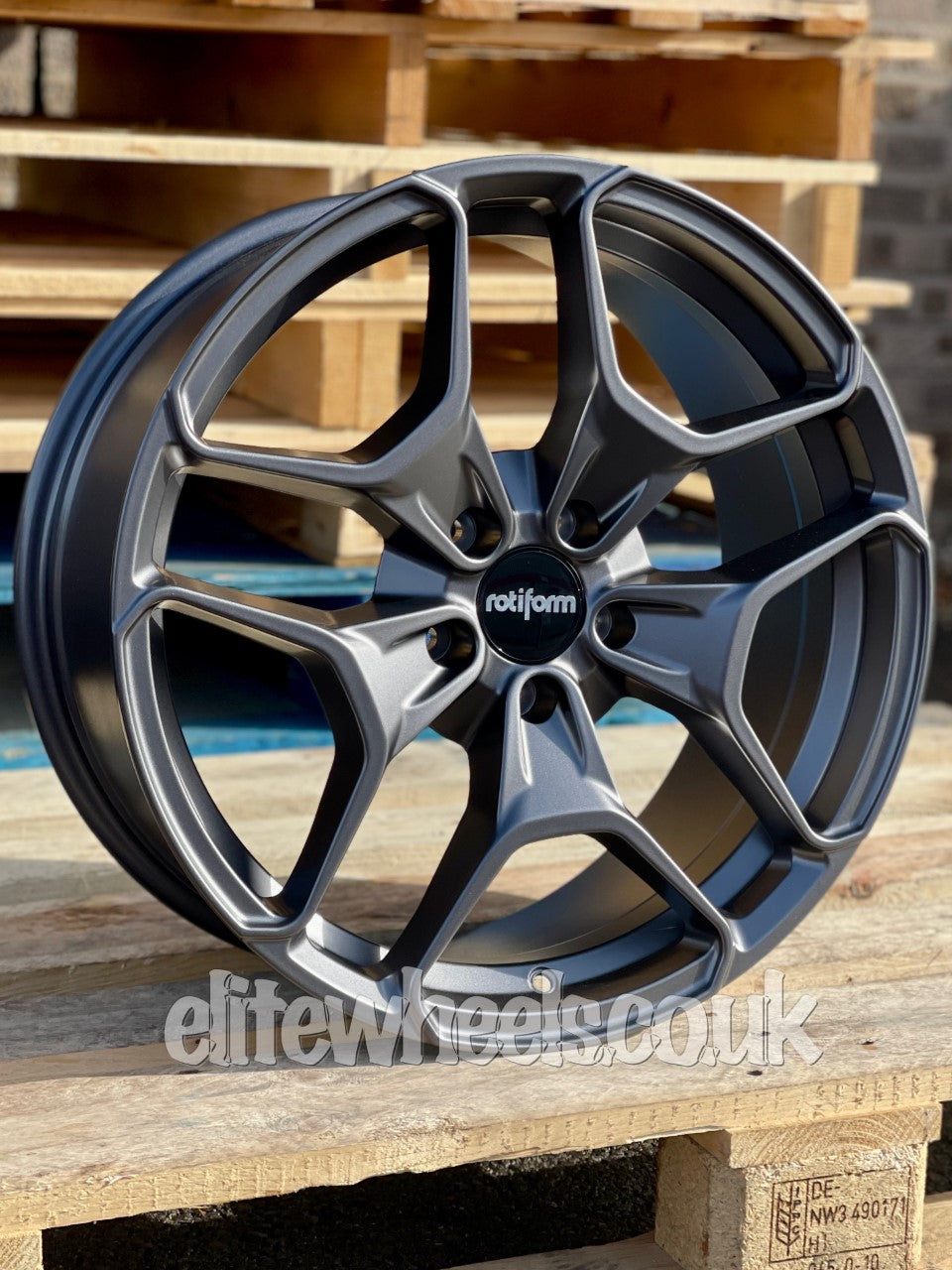 19" Volkswagen Caddy Rotiform HUR Anthracite Alloy Wheels