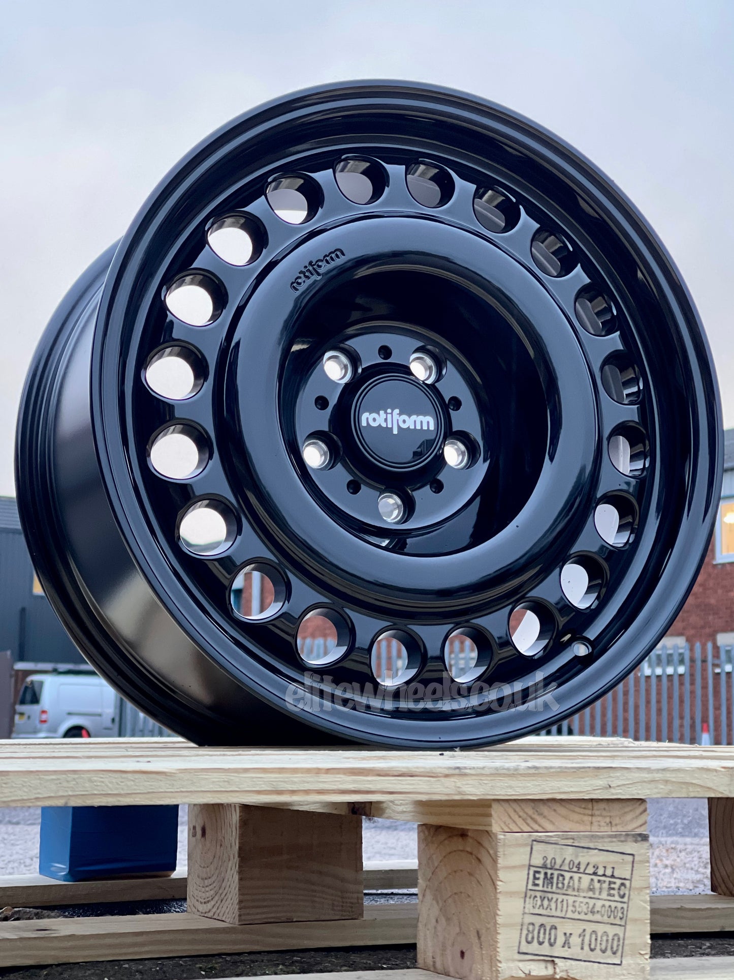 20" Volkswagen Amarok Rotiform STL