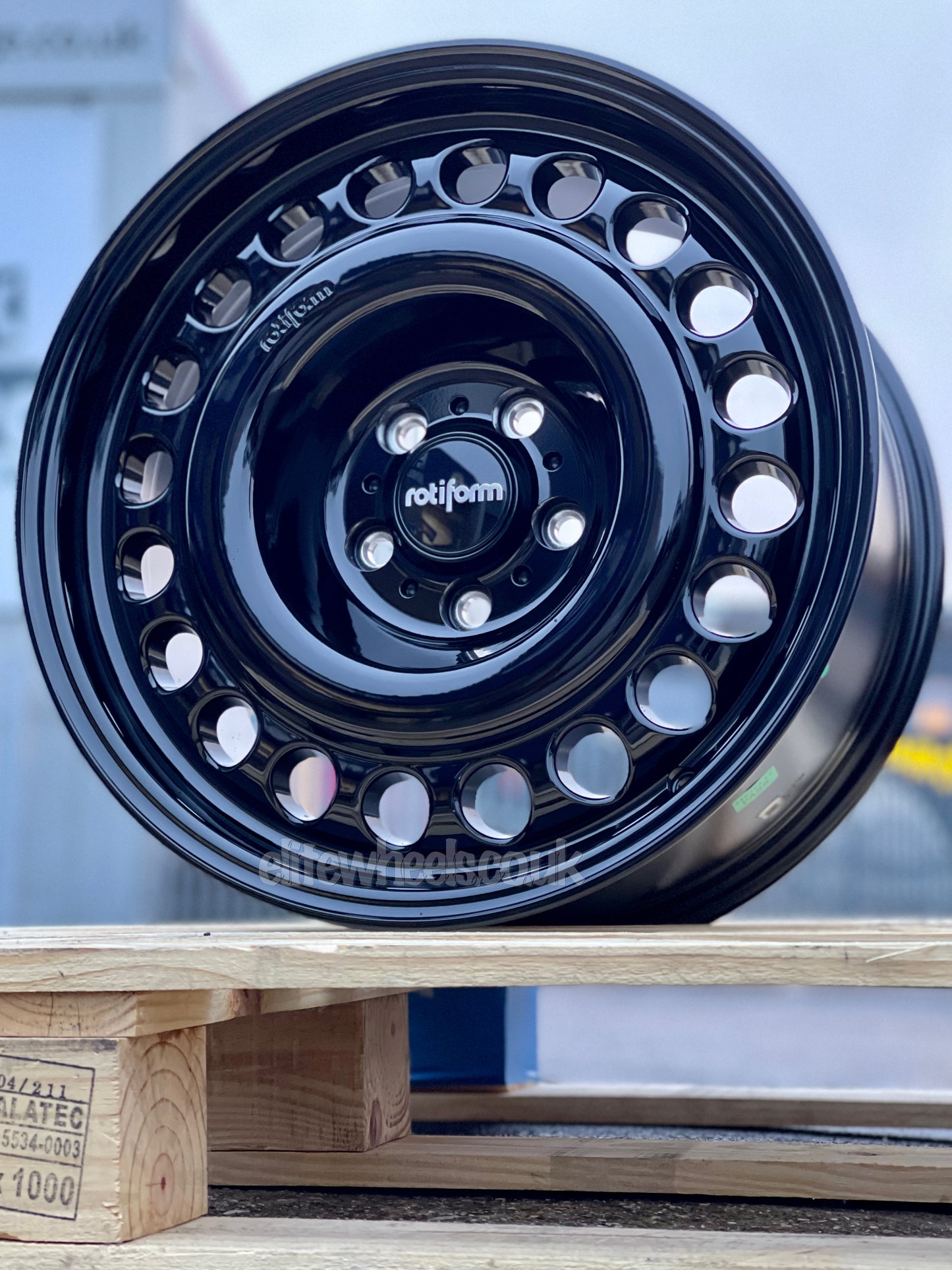 20" Volkswagen Amarok Rotiform STL